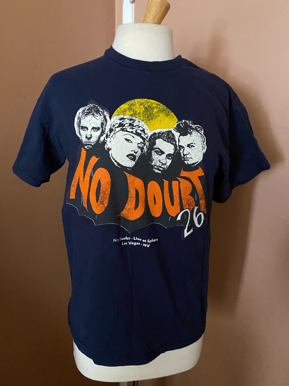 OFFICIAL NO DOUBT RESIDENCY 2026 SPHERE LAS VEGAS TOUR BAT TSHIRT MEDIUM